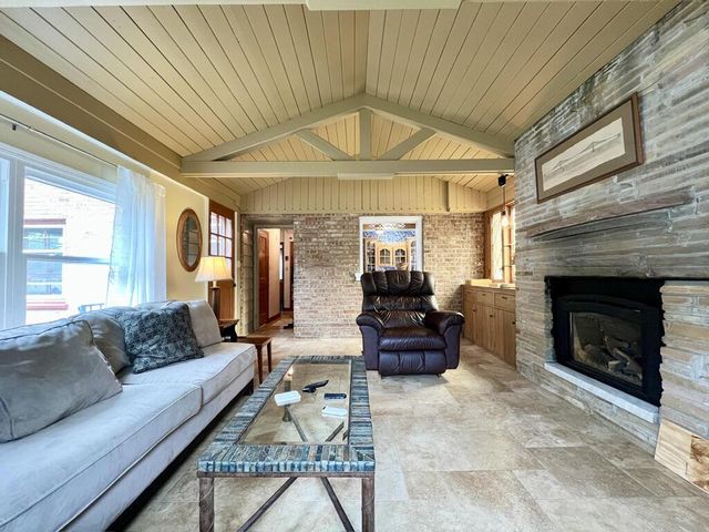 8302 Currie AVENUE, Wauwatosa, WI 53213