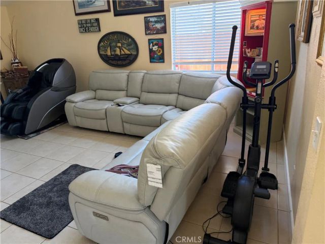 7050 Prestwick, Riverbank, CA 95367