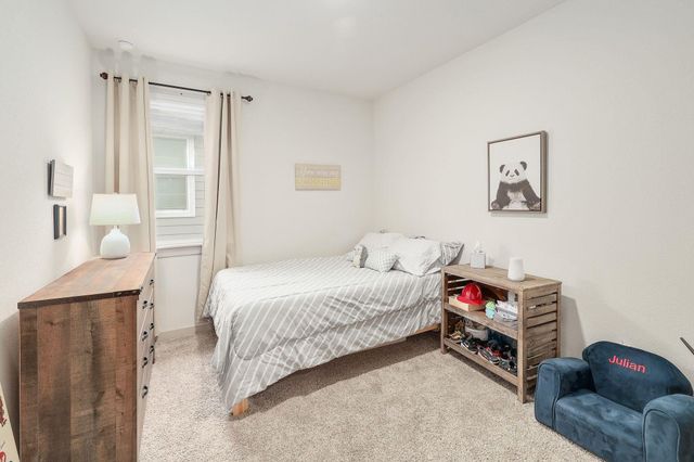 224 Lavaca River LN, Hutto, TX 78634