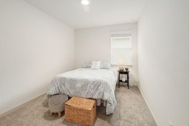 224 Lavaca River LN, Hutto, TX 78634