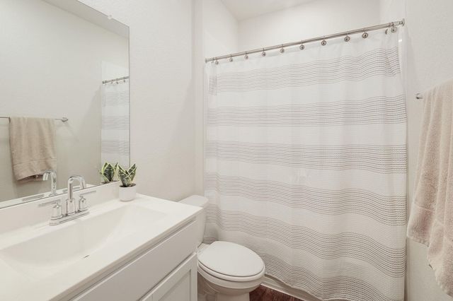 224 Lavaca River LN, Hutto, TX 78634