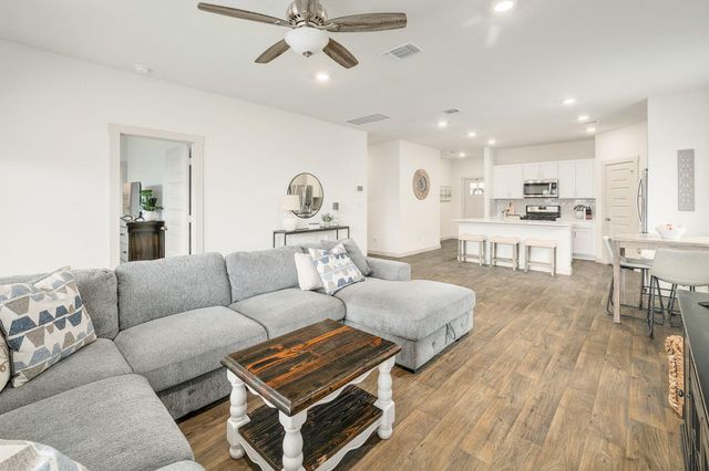 224 Lavaca River LN, Hutto, TX 78634