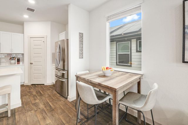 224 Lavaca River LN, Hutto, TX 78634