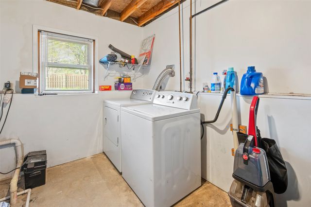 613 NE 7th Street, Grimes, IA 50111