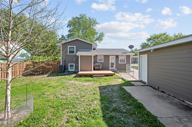 613 NE 7th Street, Grimes, IA 50111