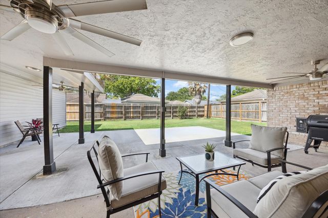 7614 Braesview Lane, Houston, TX 77071