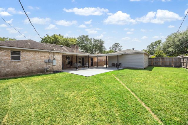 7614 Braesview Lane, Houston, TX 77071