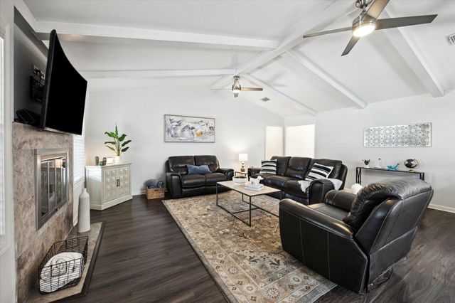 7614 Braesview Lane, Houston, TX 77071