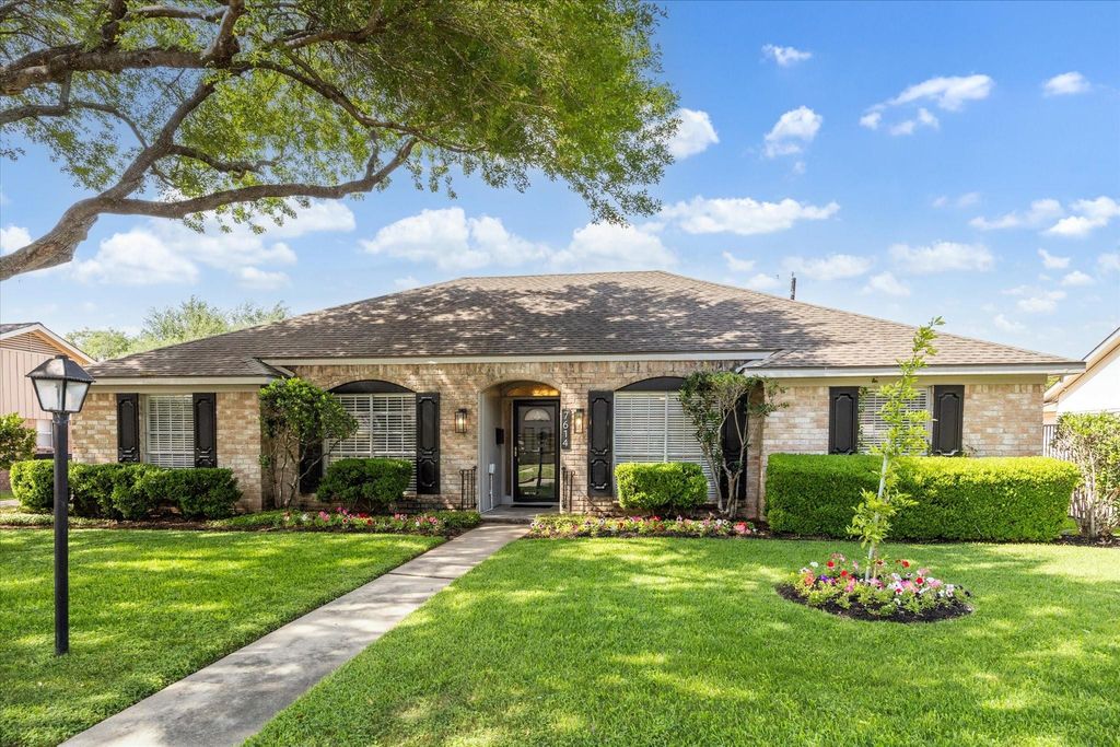7614 Braesview Lane, Houston, TX 77071