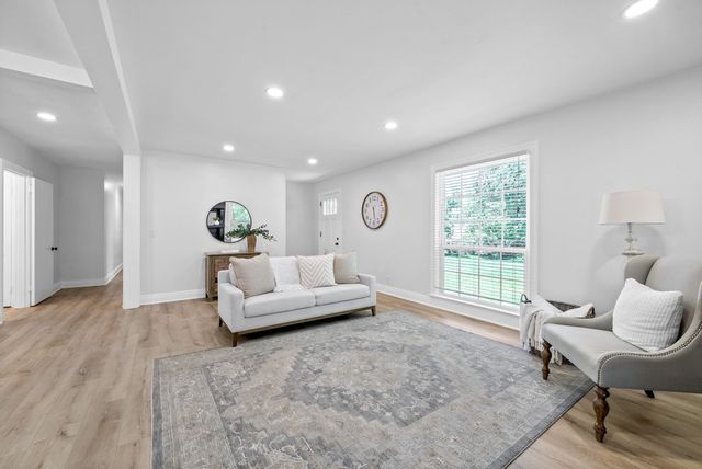 128 Hickory Grove Blvd, Clarksville, TN 37040