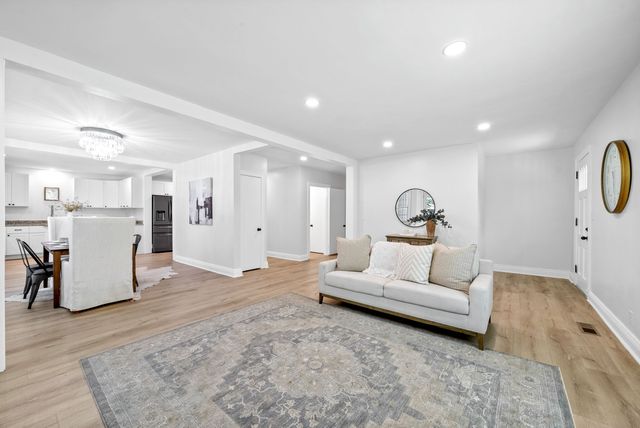 128 Hickory Grove Blvd, Clarksville, TN 37040