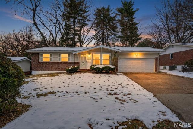 11079 Worchester Drive, St Louis, MO 63136