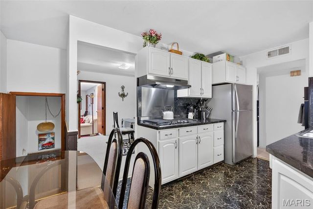 11079 Worchester Drive, St Louis, MO 63136