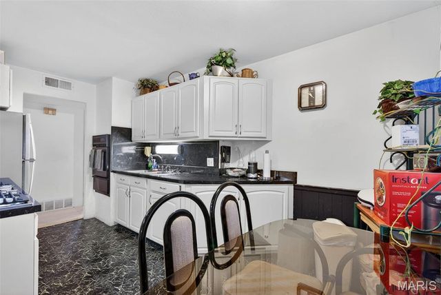 11079 Worchester Drive, St Louis, MO 63136