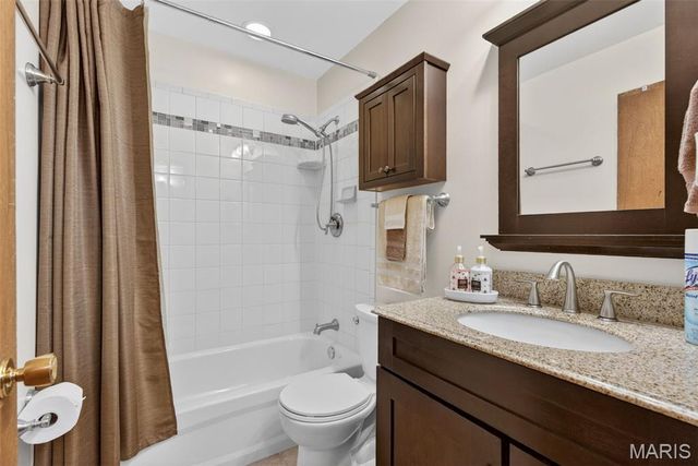 11079 Worchester Drive, St Louis, MO 63136