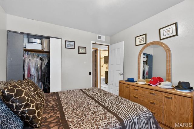 11079 Worchester Drive, St Louis, MO 63136