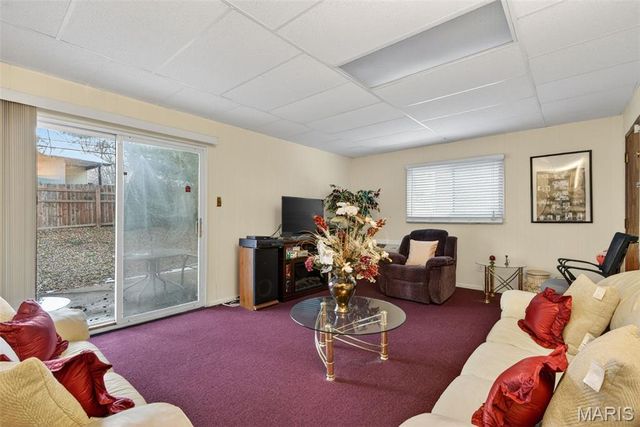 11079 Worchester Drive, St Louis, MO 63136