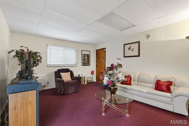 11079 Worchester Drive, St Louis, MO 63136