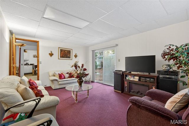 11079 Worchester Drive, St Louis, MO 63136