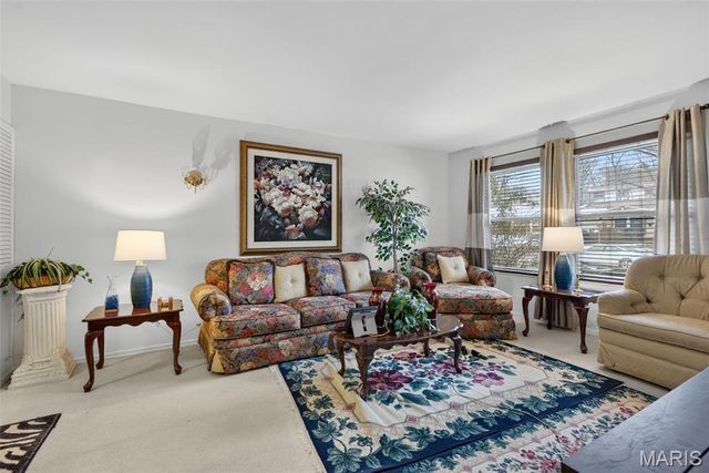 11079 Worchester Drive, St Louis, MO 63136