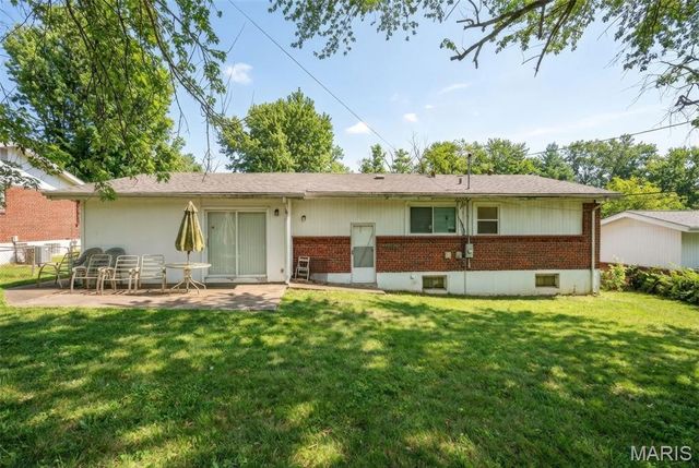 11079 Worchester Drive, St Louis, MO 63136