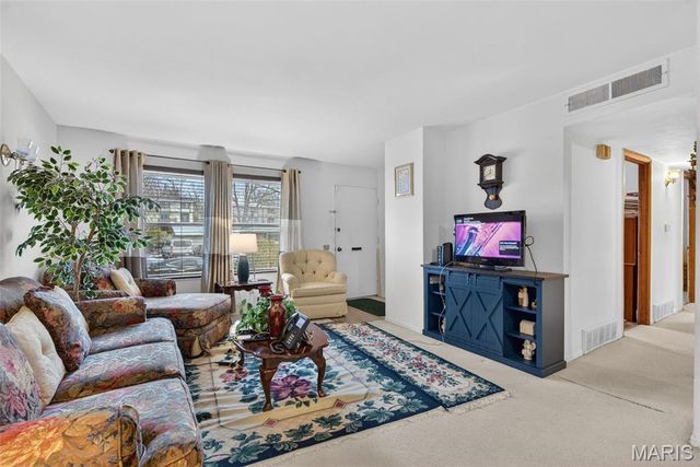 11079 Worchester Drive, St Louis, MO 63136