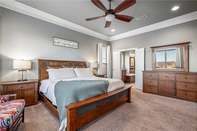 1404 SW Wisteria Avenue, Bentonville, AR 72713