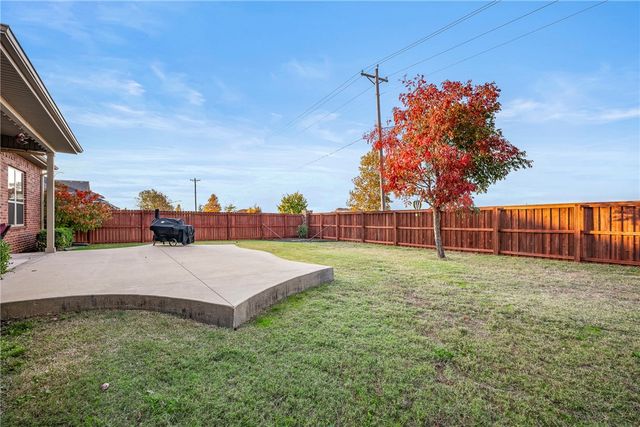 1404 SW Wisteria Avenue, Bentonville, AR 72713