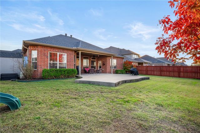 1404 SW Wisteria Avenue, Bentonville, AR 72713