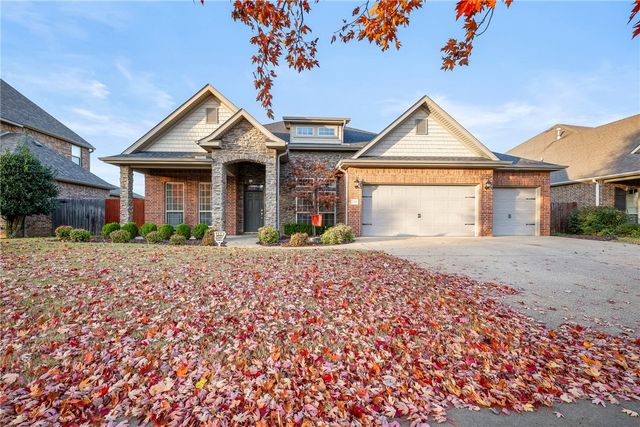 1404 SW Wisteria Avenue, Bentonville, AR 72713