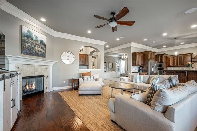 1404 SW Wisteria Avenue, Bentonville, AR 72713