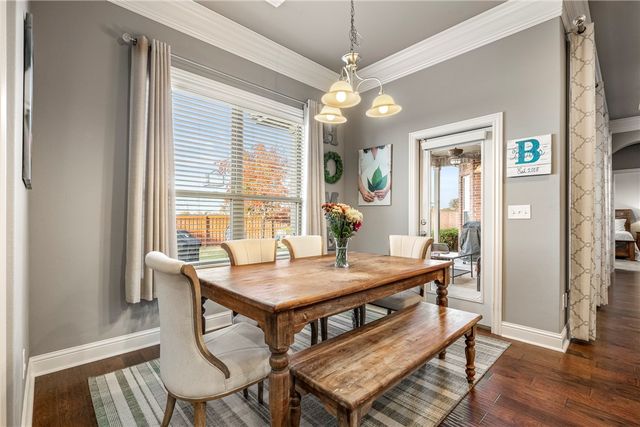 1404 SW Wisteria Avenue, Bentonville, AR 72713