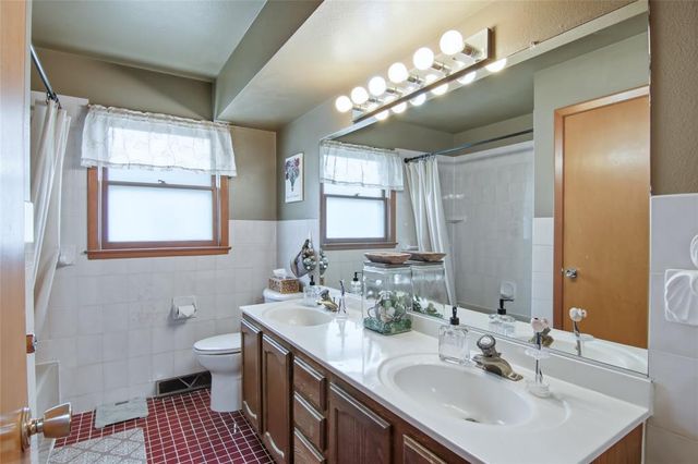 815 E Grant Avenue, Eau Claire, WI 54701