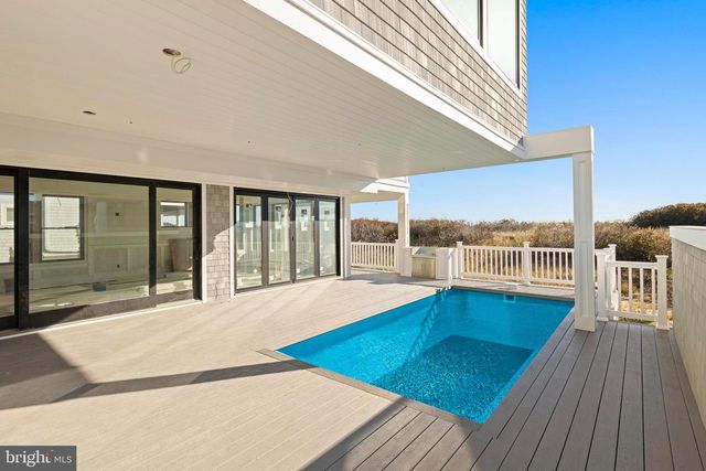 11 E 30TH ST, Barnegat Light, NJ 08006