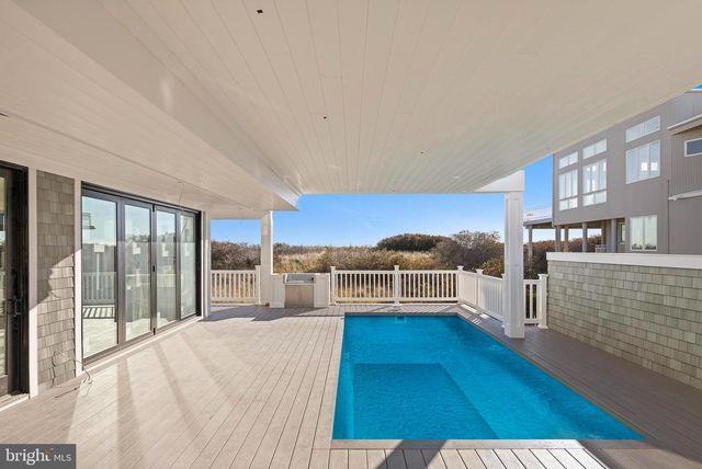 11 E 30TH ST, Barnegat Light, NJ 08006