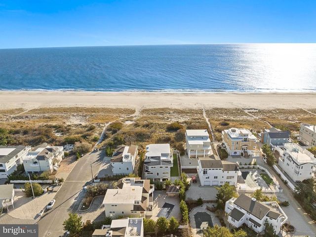 11 E 30TH ST, Barnegat Light, NJ 08006