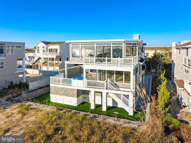 11 E 30TH ST, Barnegat Light, NJ 08006