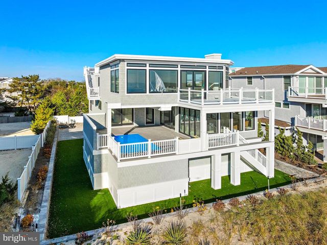 11 E 30TH ST, Barnegat Light, NJ 08006