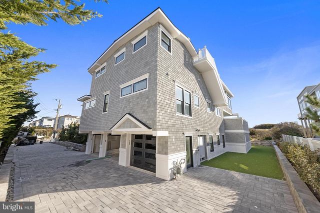 11 E 30TH ST, Barnegat Light, NJ 08006