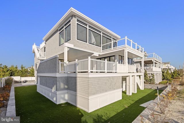 11 E 30TH ST, Barnegat Light, NJ 08006