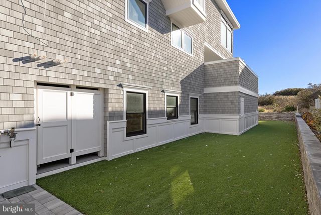 11 E 30TH ST, Barnegat Light, NJ 08006