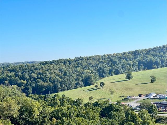 16 Petricca, Smith, PA 15021