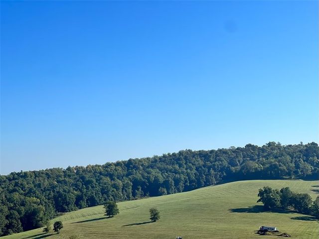 16 Petricca, Smith, PA 15021