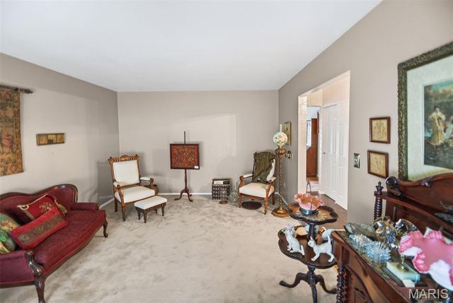 5303 River Aire Drive, Godfrey, IL 62035