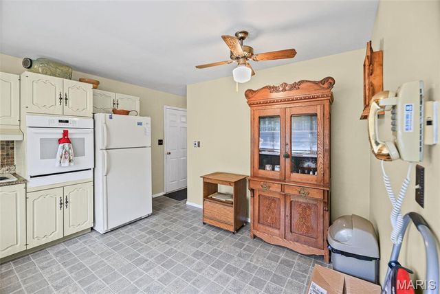 5303 River Aire Drive, Godfrey, IL 62035