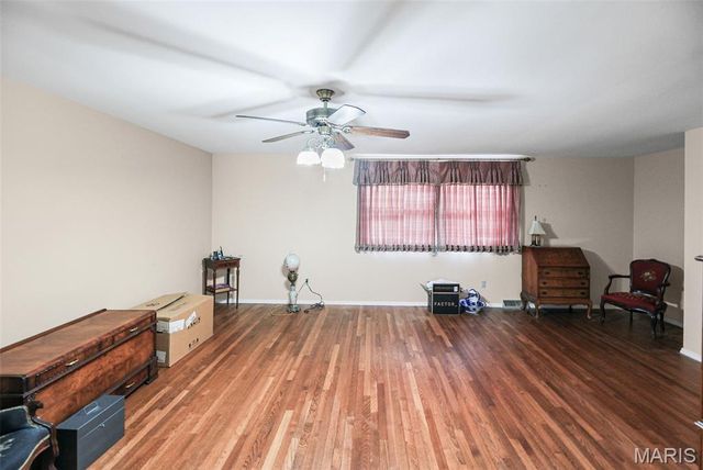 5303 River Aire Drive, Godfrey, IL 62035