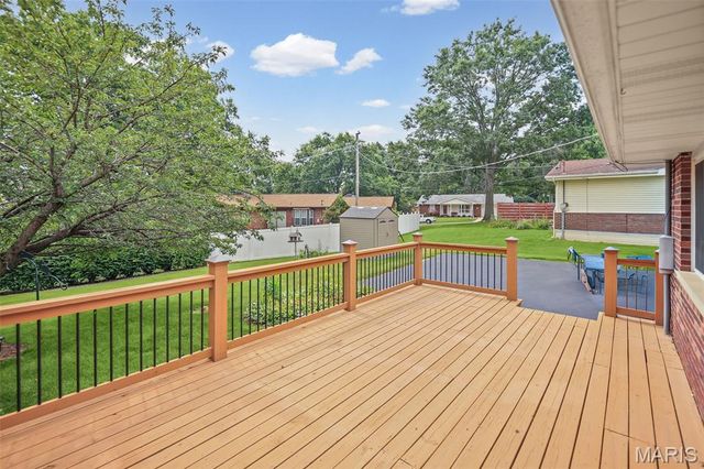 5303 River Aire Drive, Godfrey, IL 62035