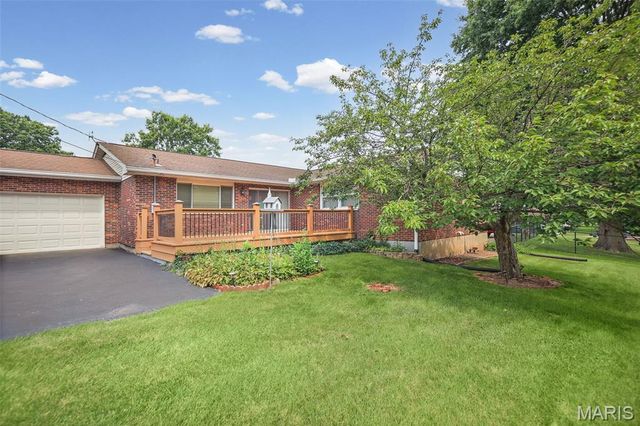 5303 River Aire Drive, Godfrey, IL 62035