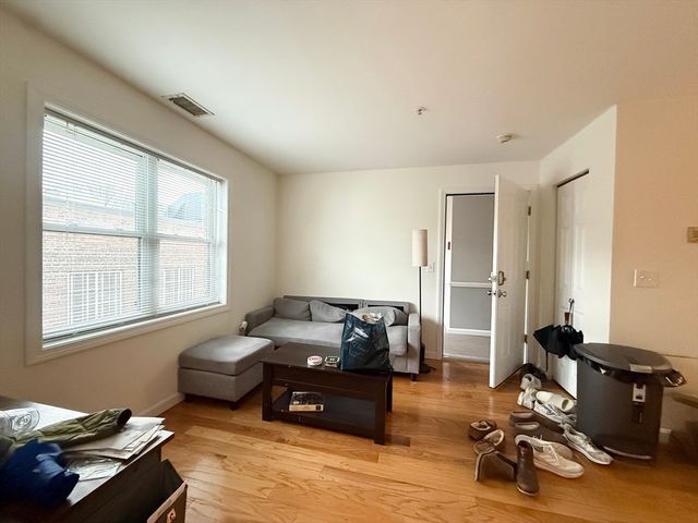660 Cambridge St 302, Cambridge, MA 02141