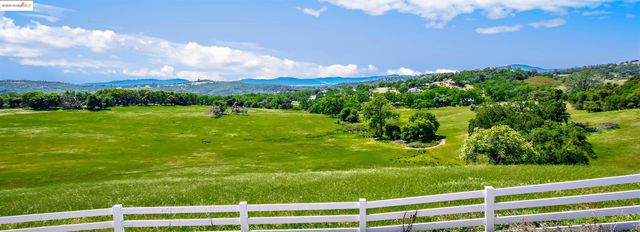 9325 Fraguero, Sonora, CA 95370